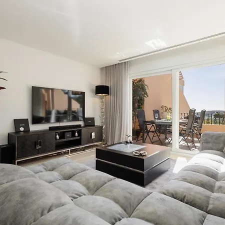 Apartment Penthouse With Sea And Views, Nueva Andalucia,