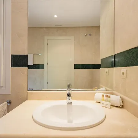 Penthouse With Sea And Views, Nueva Andalucia, *