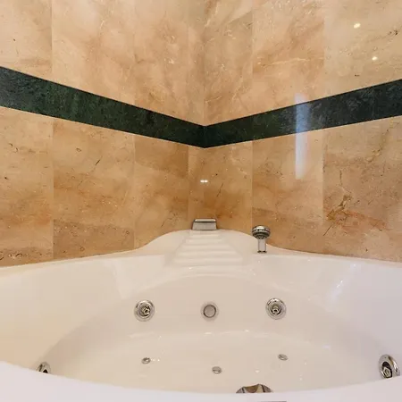 Penthouse With Sea And Views, Nueva Andalucia, Apartment