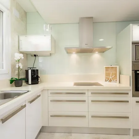 Penthouse With Sea And Views, Nueva Andalucia, Apartment *