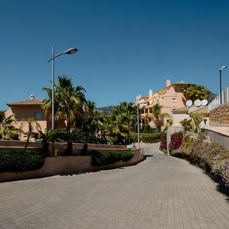 Penthouse With Sea And Views, Nueva Andalucia, Apartment *