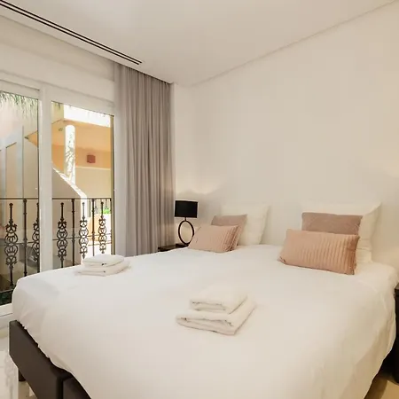Apartment Penthouse With Sea And Views, Nueva Andalucia,